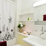 Double Room-2 By Interhome أسكونا