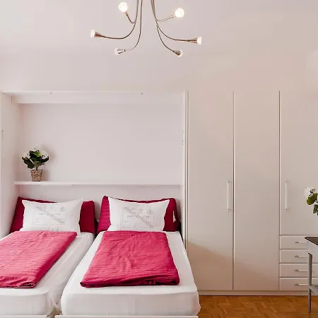 Double Room-2 By Interhome アパート